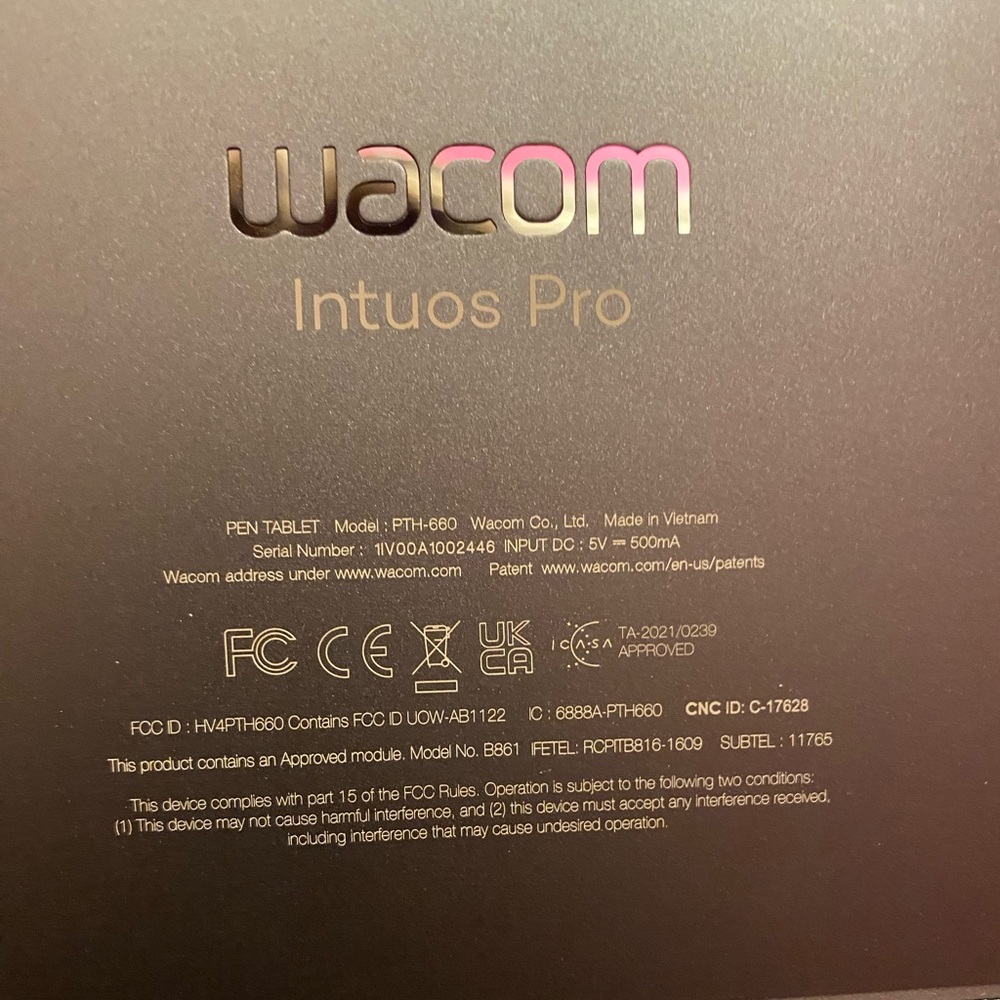 Wacom Intuos Pro Medium Drawing Tablet - Picture 5 of 5